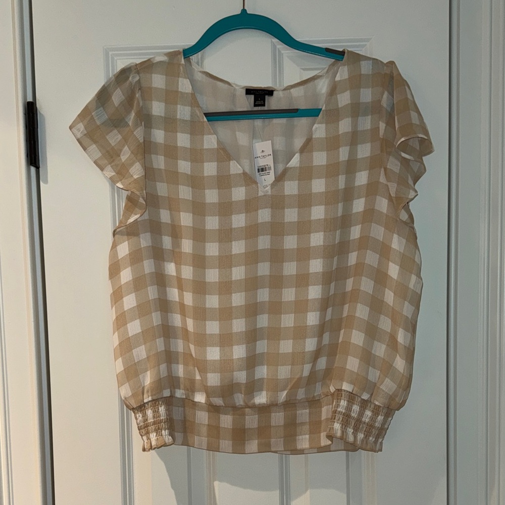 NWT Ann Taylor Beige and White Checkered Short-Sleeve Blouse Size Large